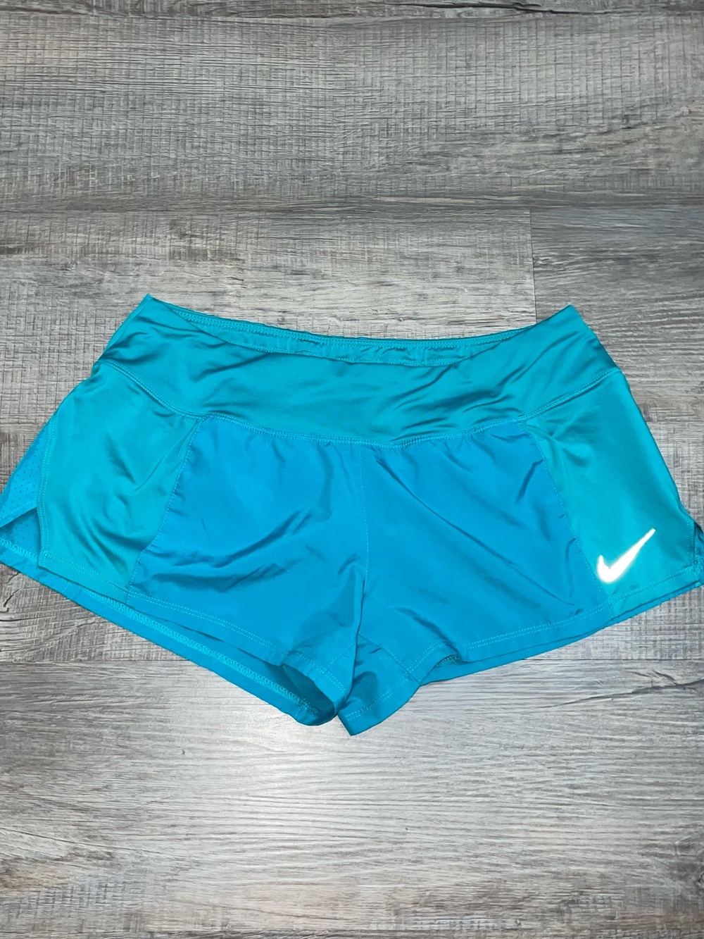 Women's NIKE Dri-Fit Shorts Size Medium Teal ~ Lined  ~ 3.5" Inseam